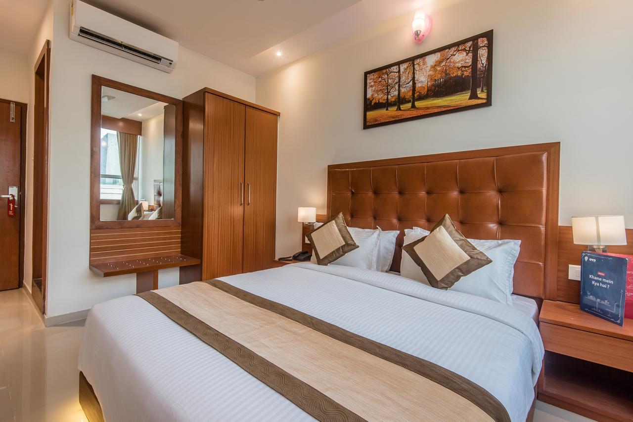 Oyo 9328 Empire Suite Navi Mumbai Exterior photo
