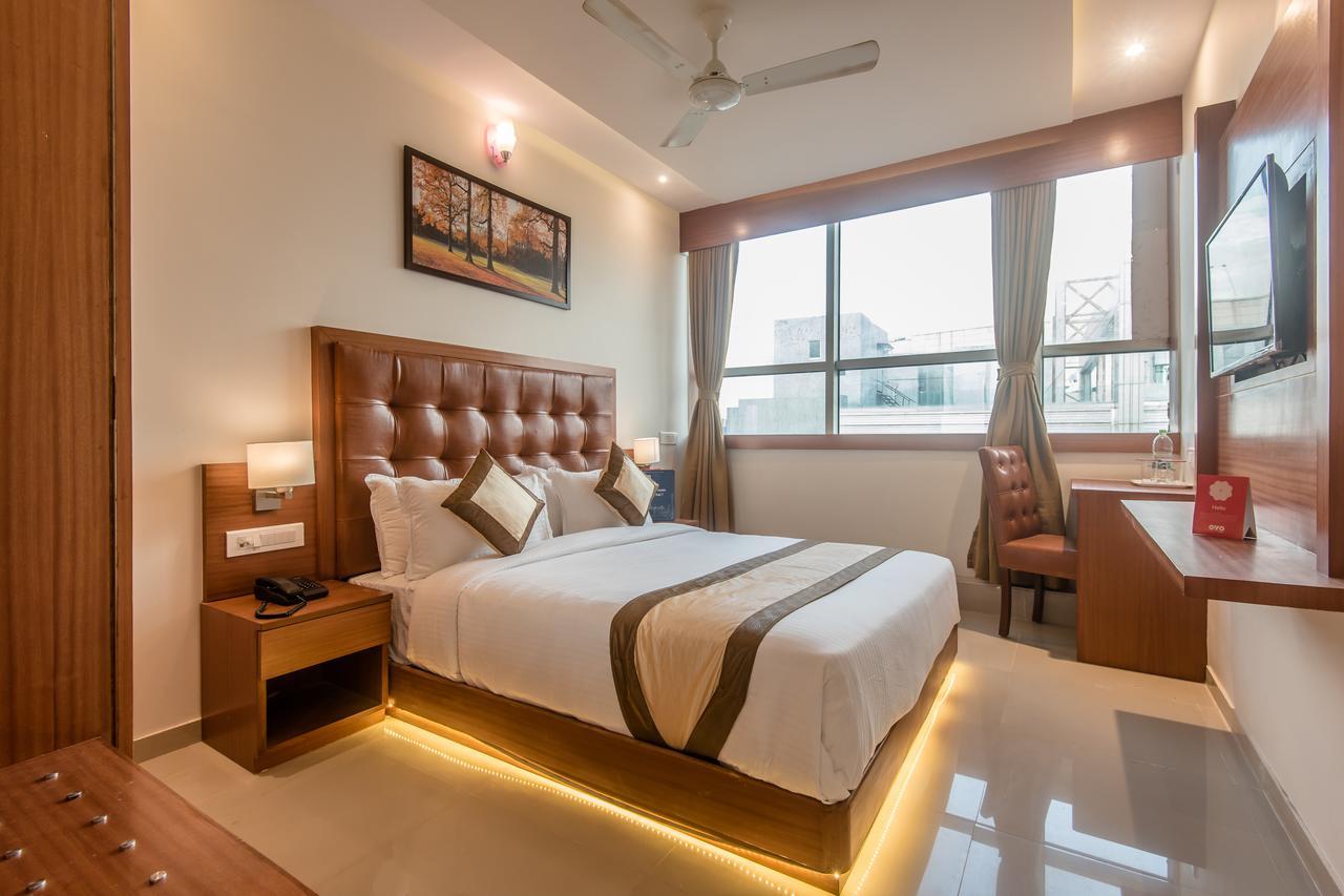 Oyo 9328 Empire Suite Navi Mumbai Exterior photo